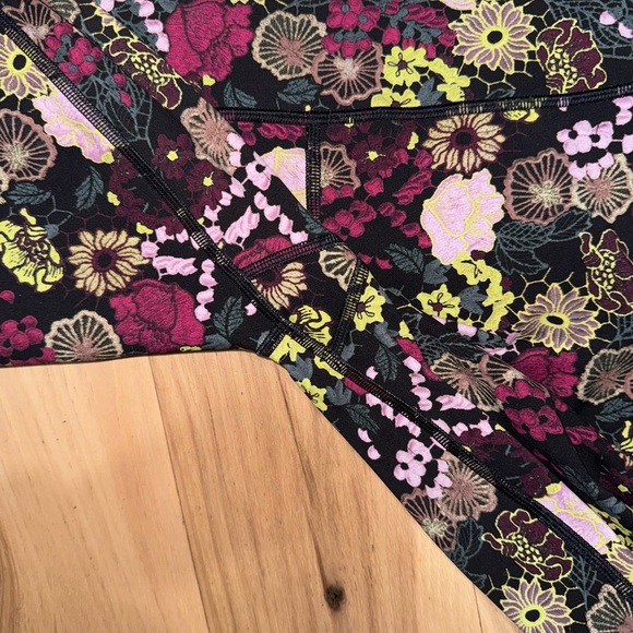 Lululemon leggings - Picture 4 of 4